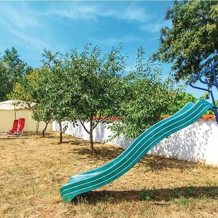 Ferienwohnung - D - Pula-sisan, Kroatien Apartment *