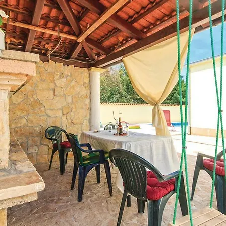 Ferienwohnung - D - Pula-sisan, Kroatien Apartment *
